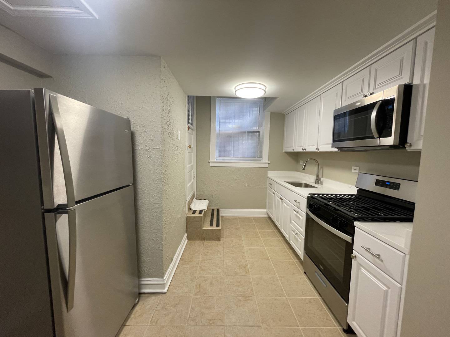 Evanston, IL 60202,606 Sheridan RD #G
