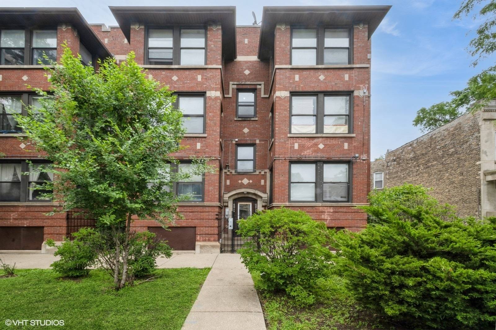 Chicago, IL 60637,6015 S Michigan AVE #3
