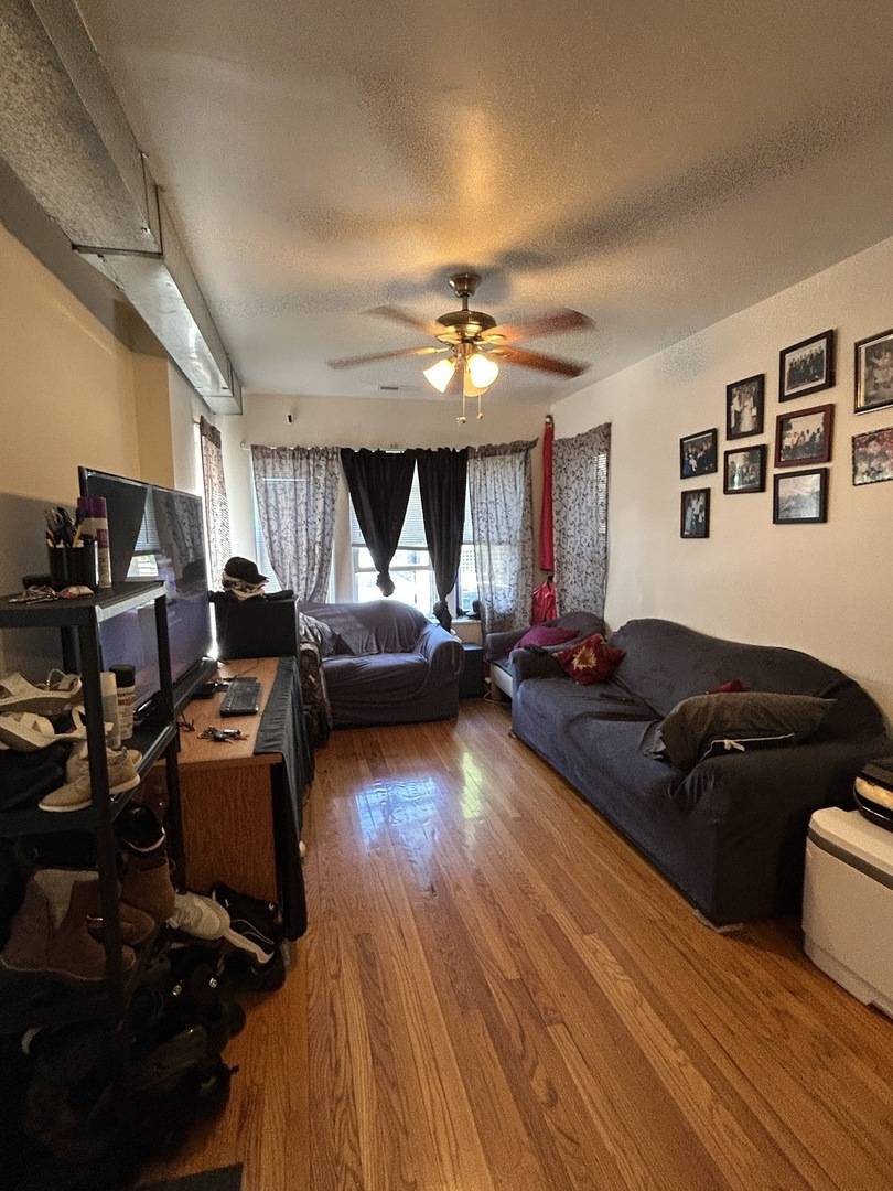 Chicago, IL 60618,3247 W Berteau AVE