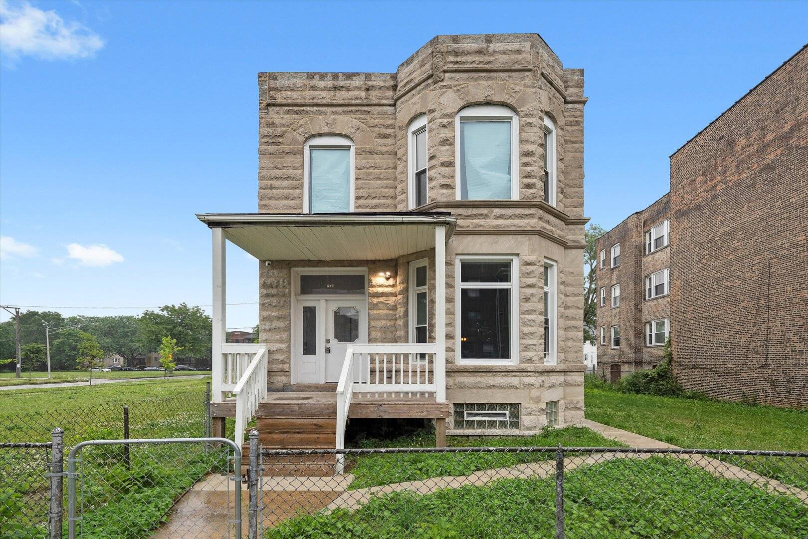 Chicago, IL 60621,7305 S Harvard AVE