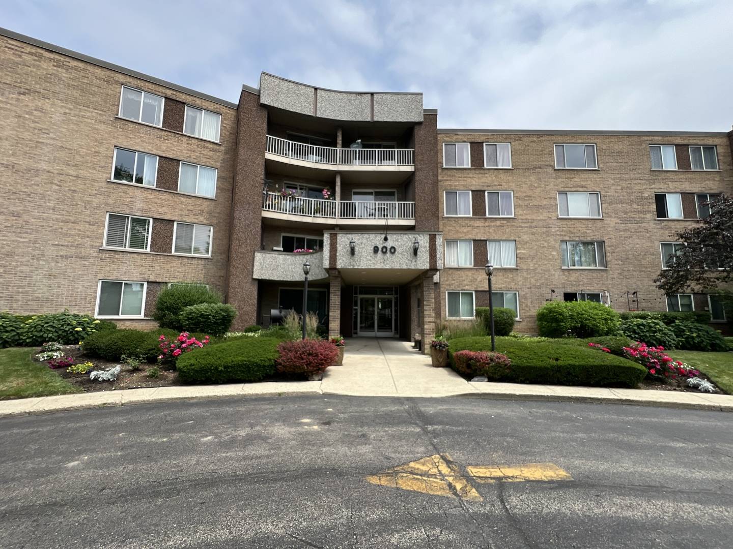 Palatine, IL 60074,900 E Wilmette RD #411