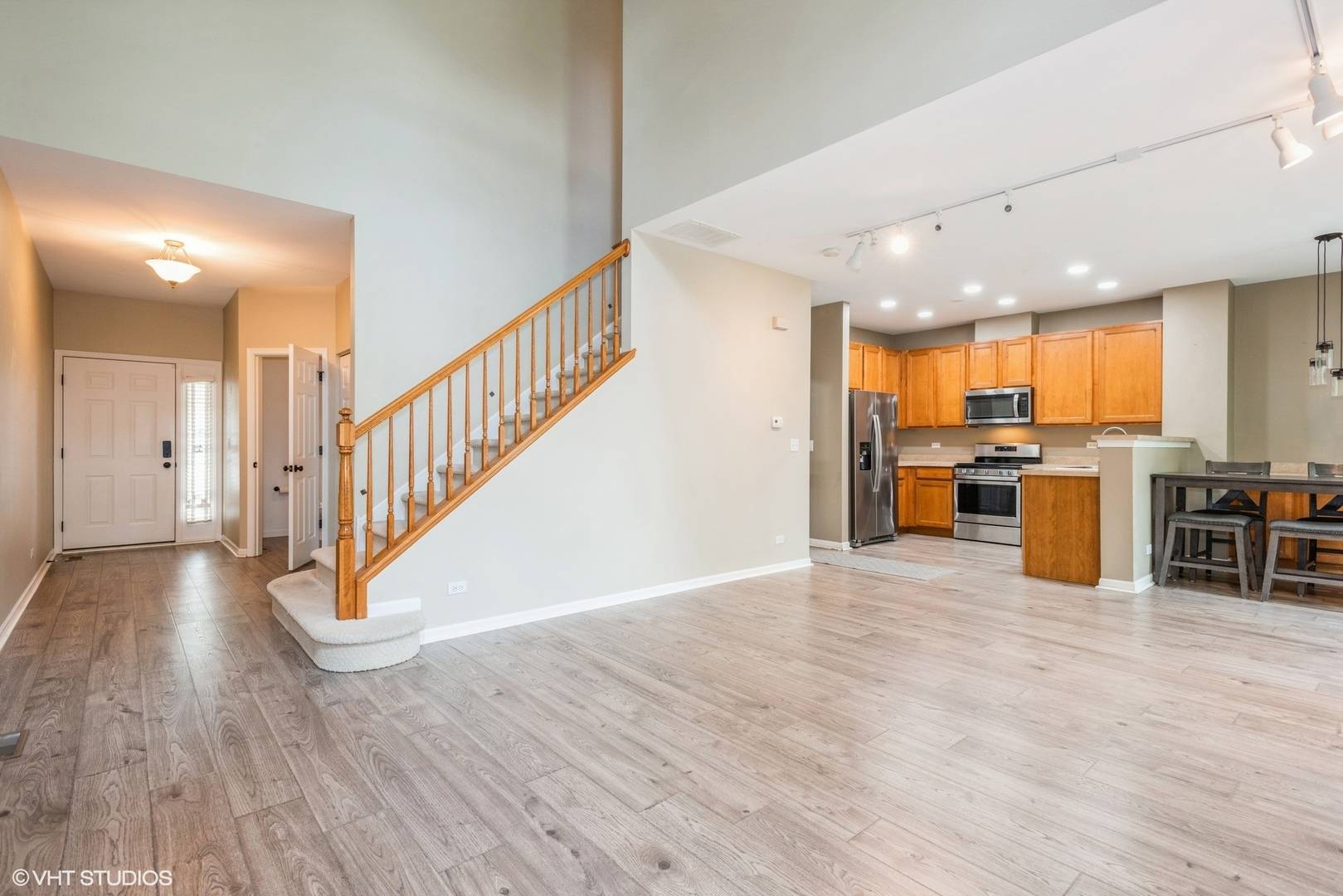 Lake In The Hills, IL 60156,2115 Pembridge DR #2115