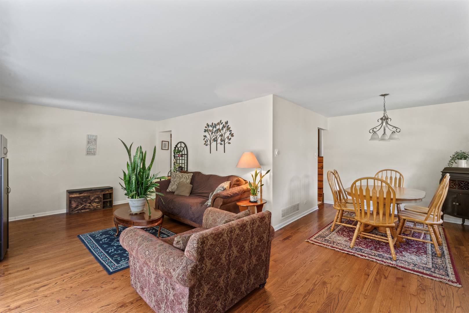 Palatine, IL 60074,2135 N Haig CT