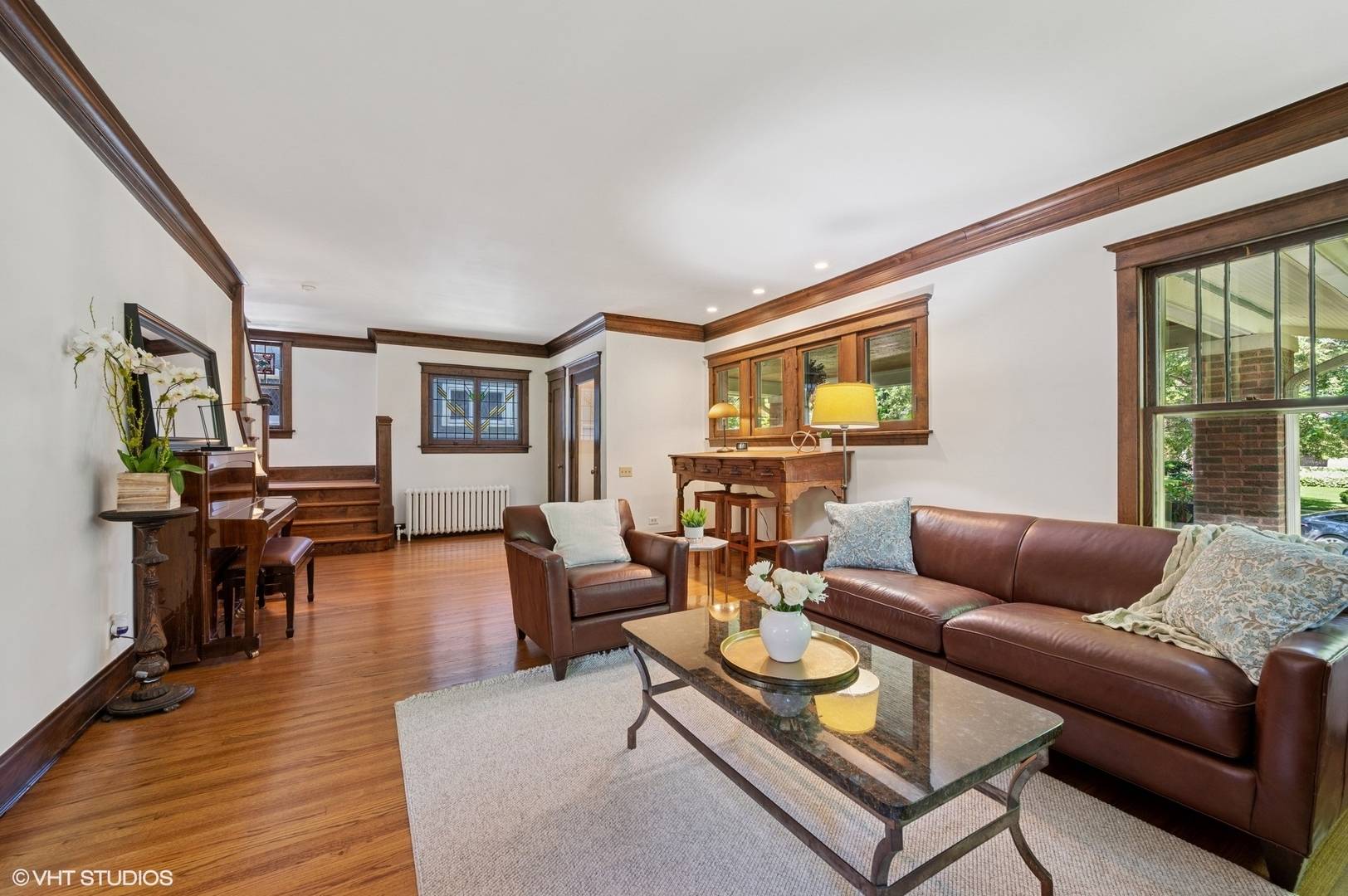 Wilmette, IL 60091,623 Forest AVE