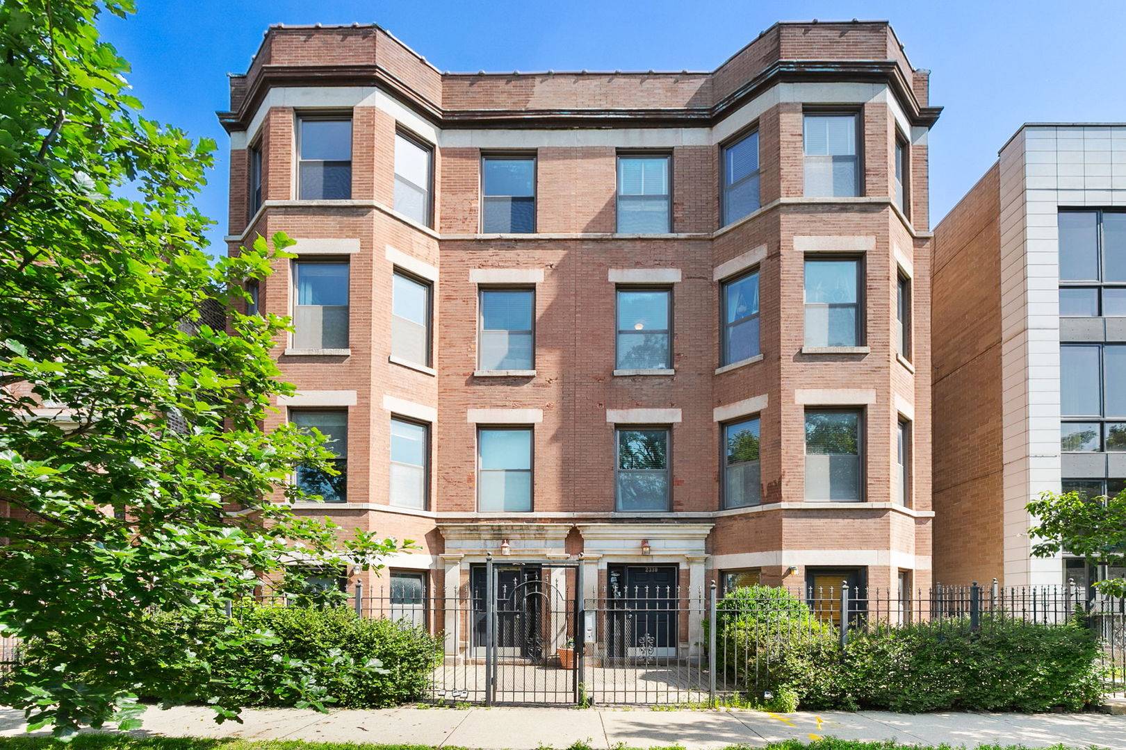 Chicago, IL 60612,2332 W Huron ST #4