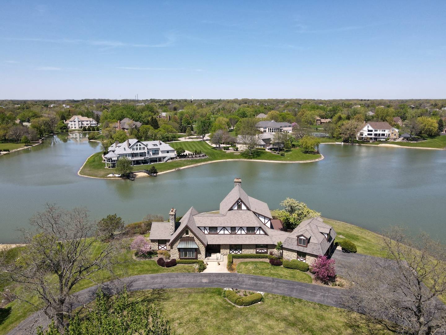 South Barrington, IL 60010,10 Shoreside DR