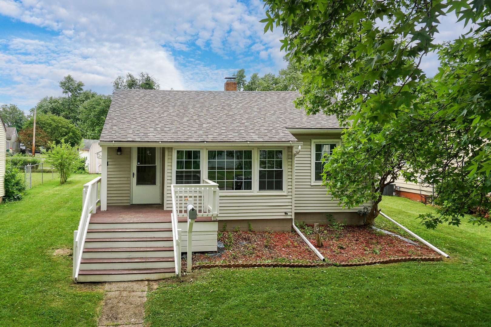 Clinton, IL 61727,103 S Portland PL