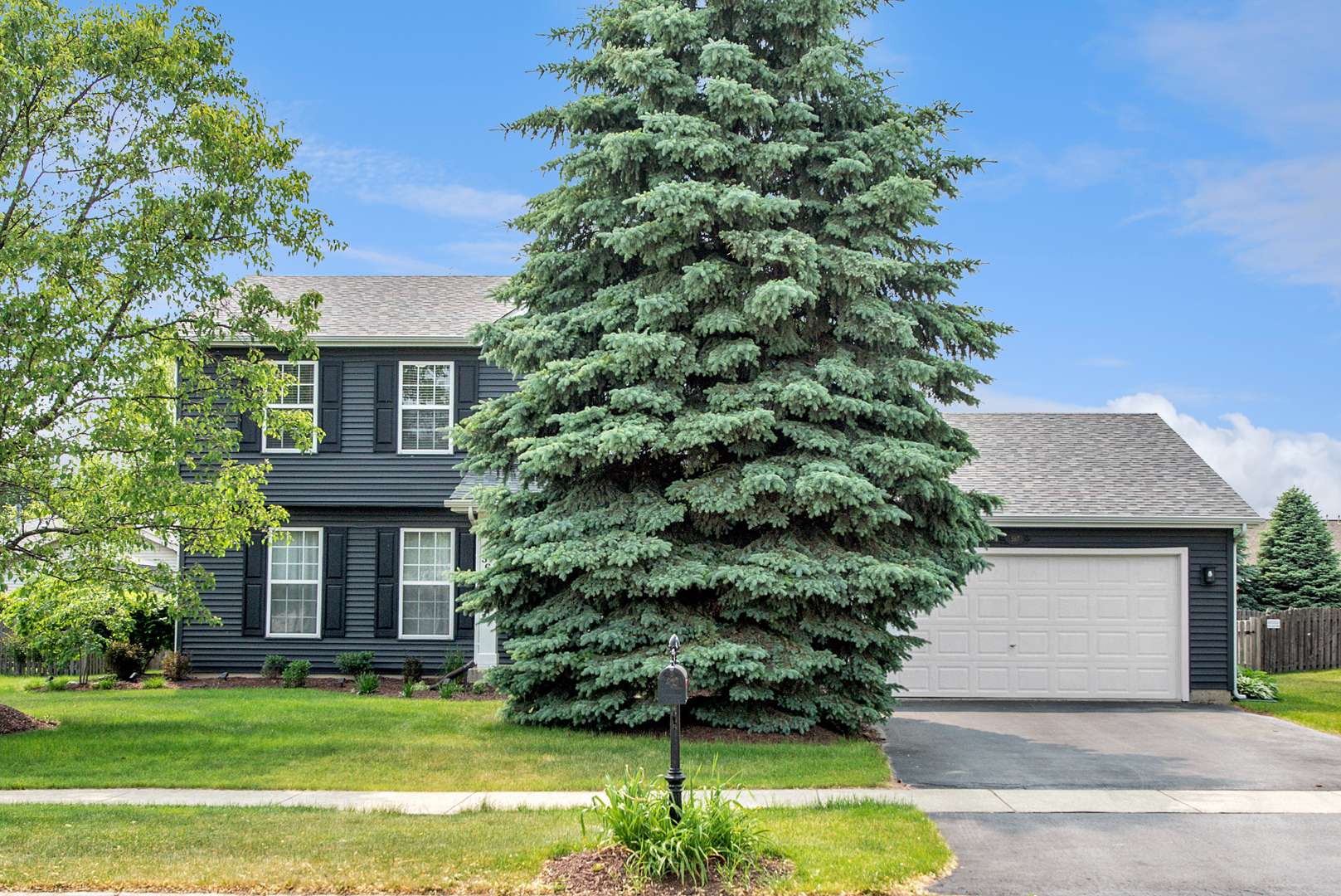 Oswego, IL 60543,567 Heritage DR