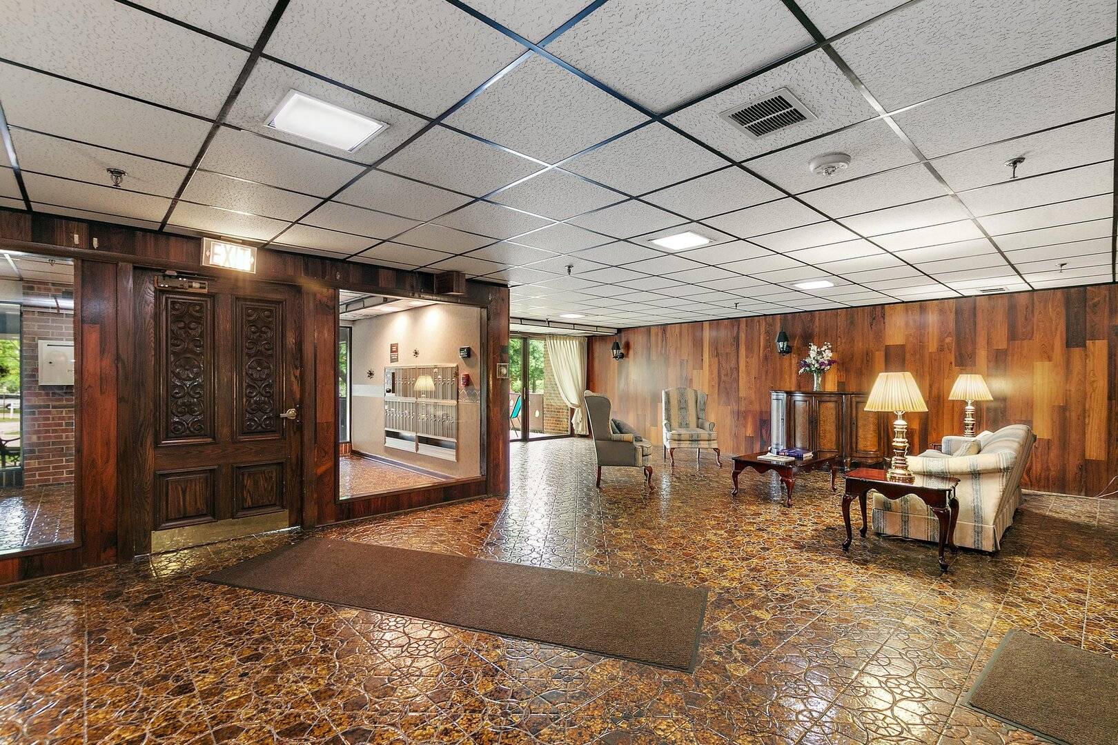 Wood Dale, IL 60191,129 S Spruce AVE #208