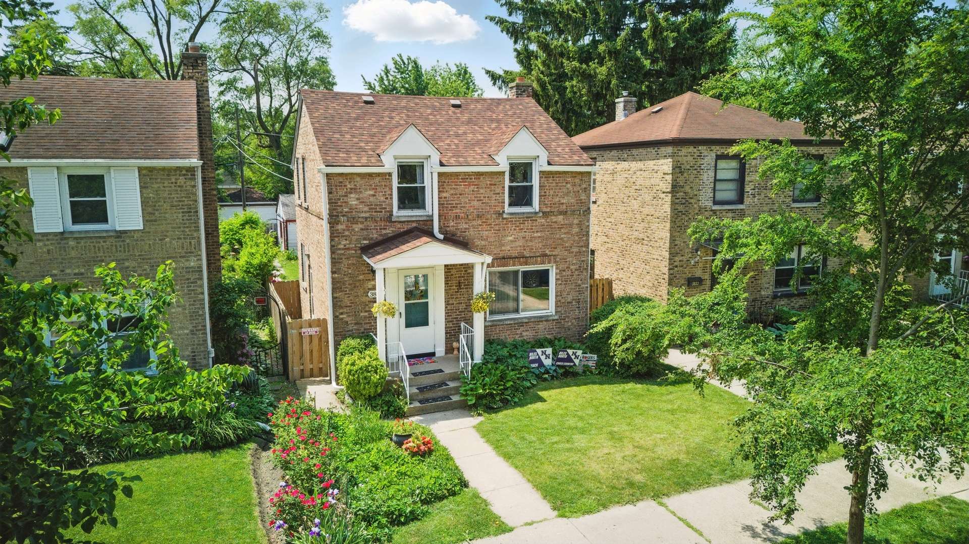 Skokie, IL 60076,3831 Kirk ST