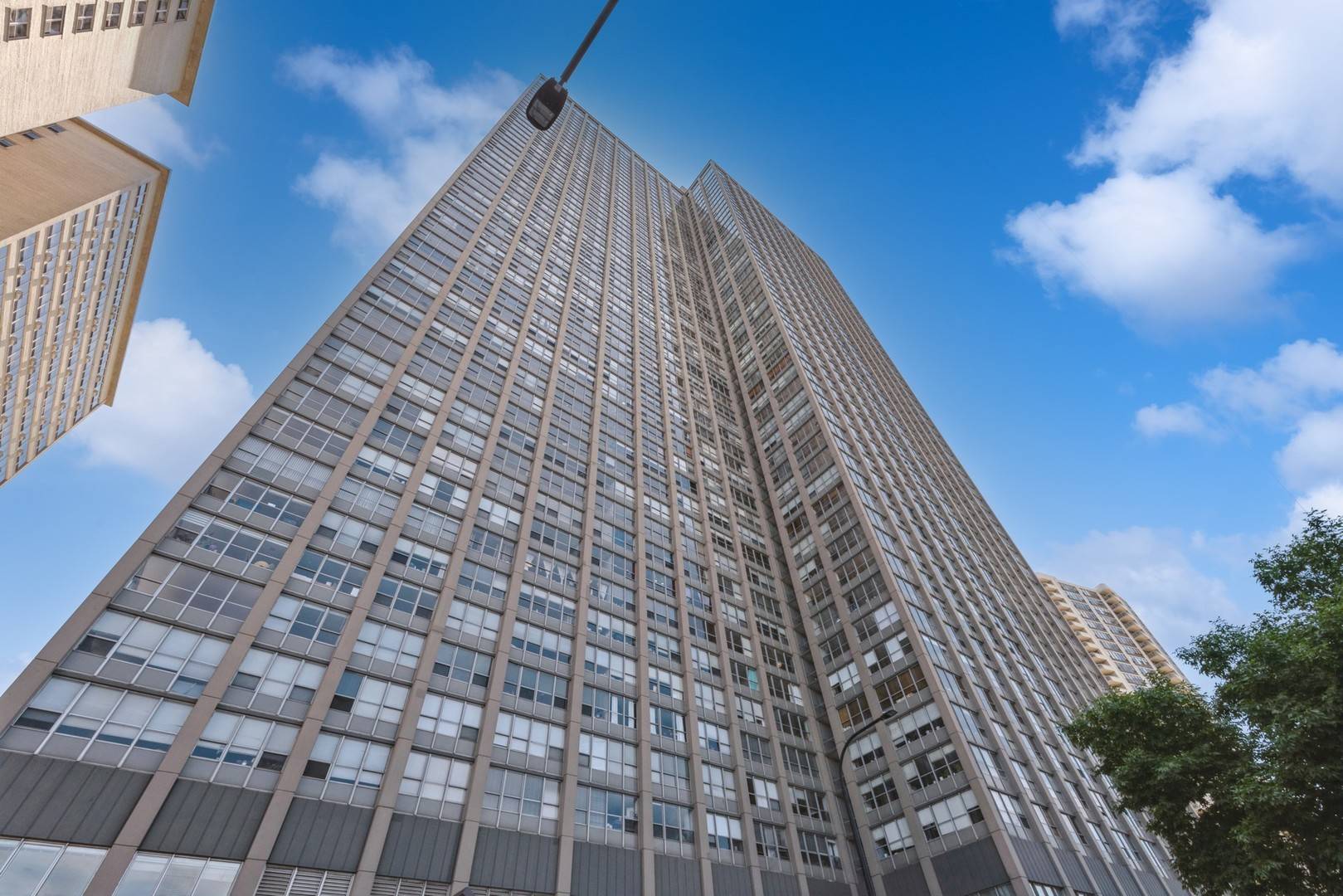 Chicago, IL 60613,655 W Irving Park RD #3007