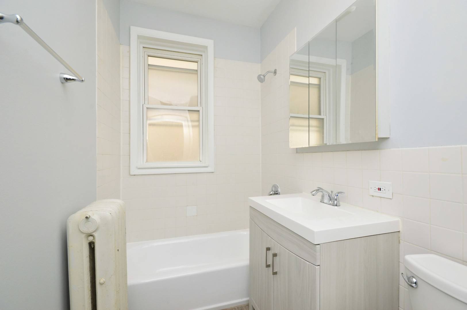 Skokie, IL 60076,9110 Keating AVE #2