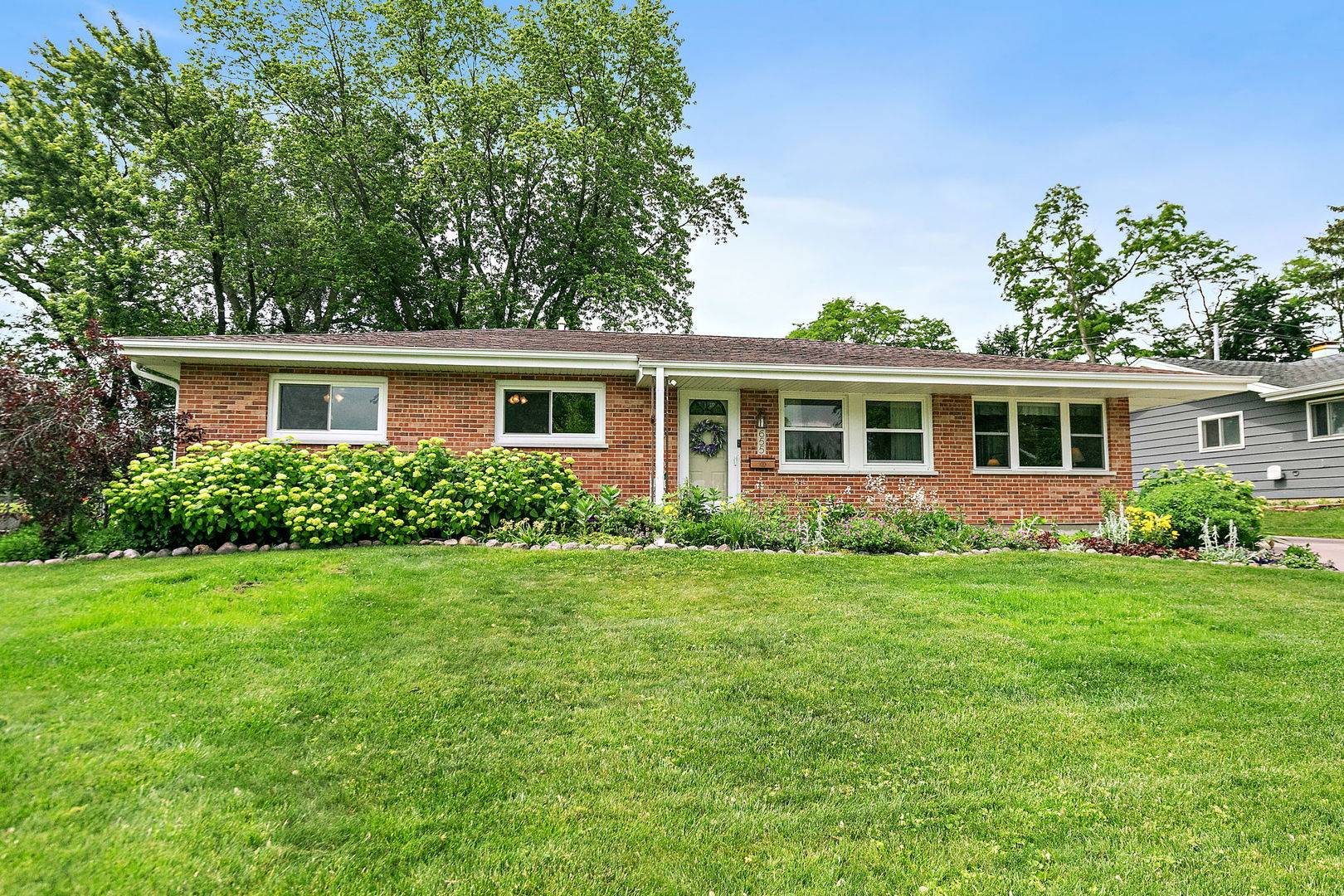 Hoffman Estates, IL 60169,655 Cambridge LN
