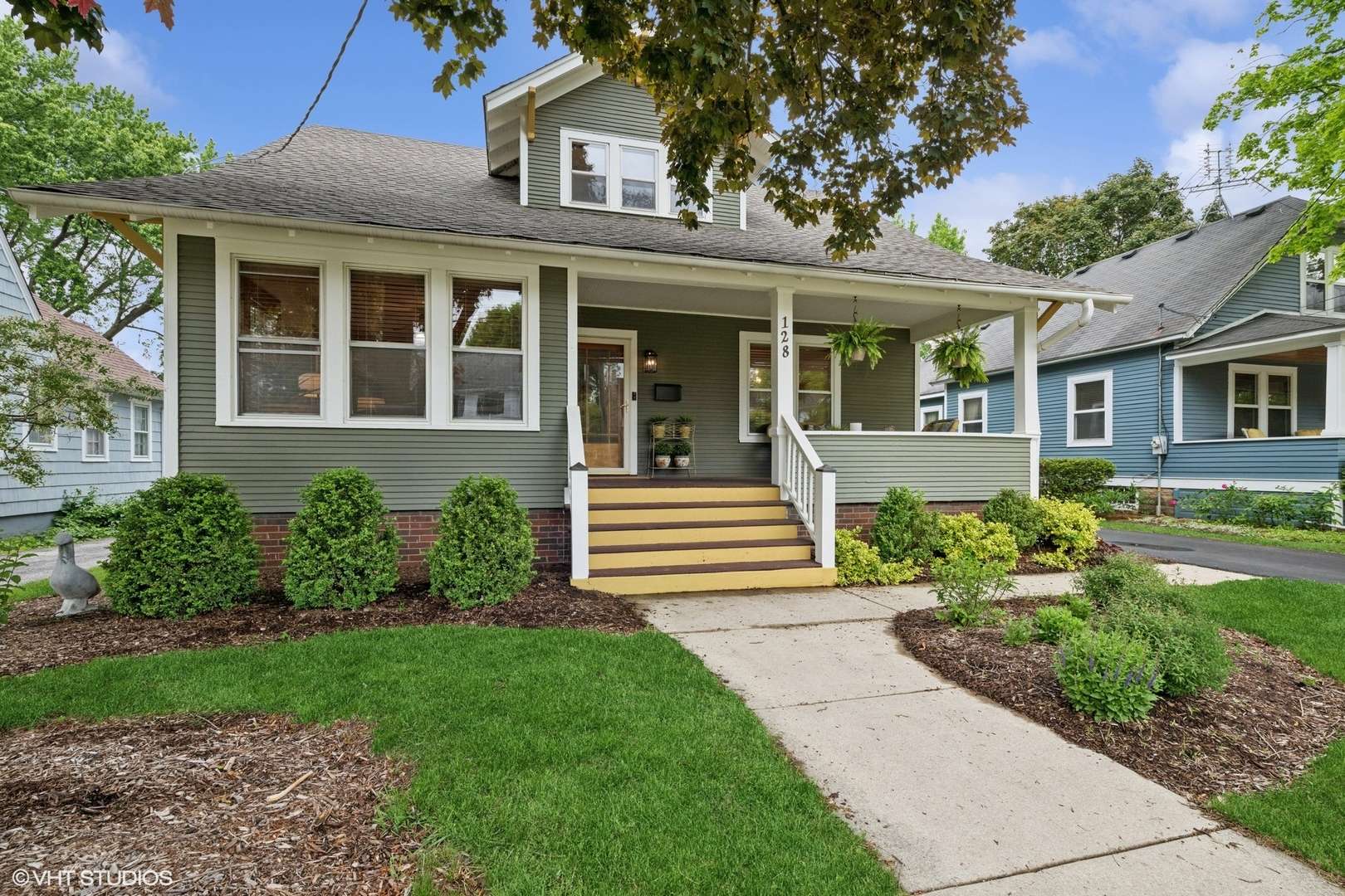 Barrington, IL 60010,128 Coolidge AVE