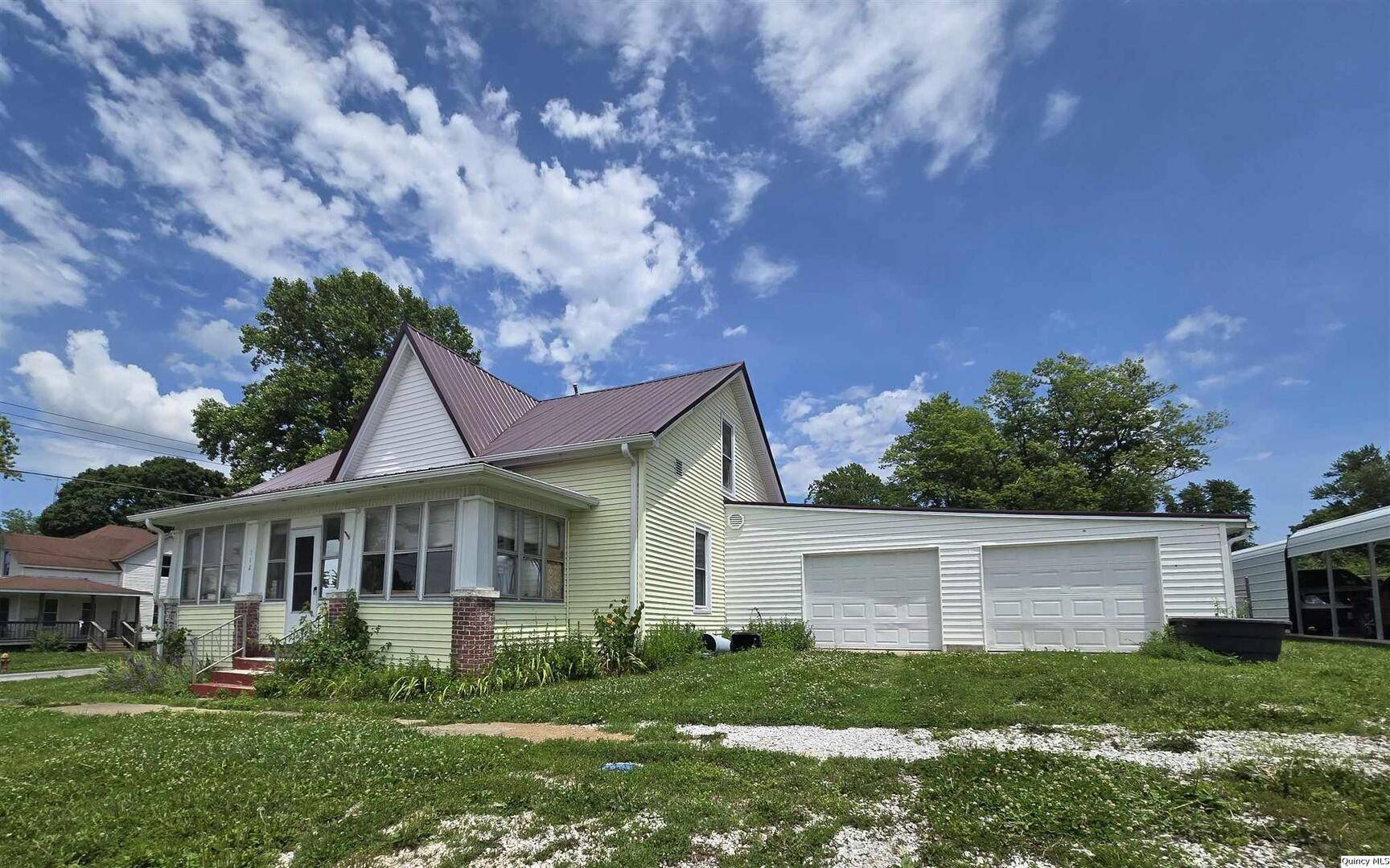 Versailles, IL 62378,112 N Walnut