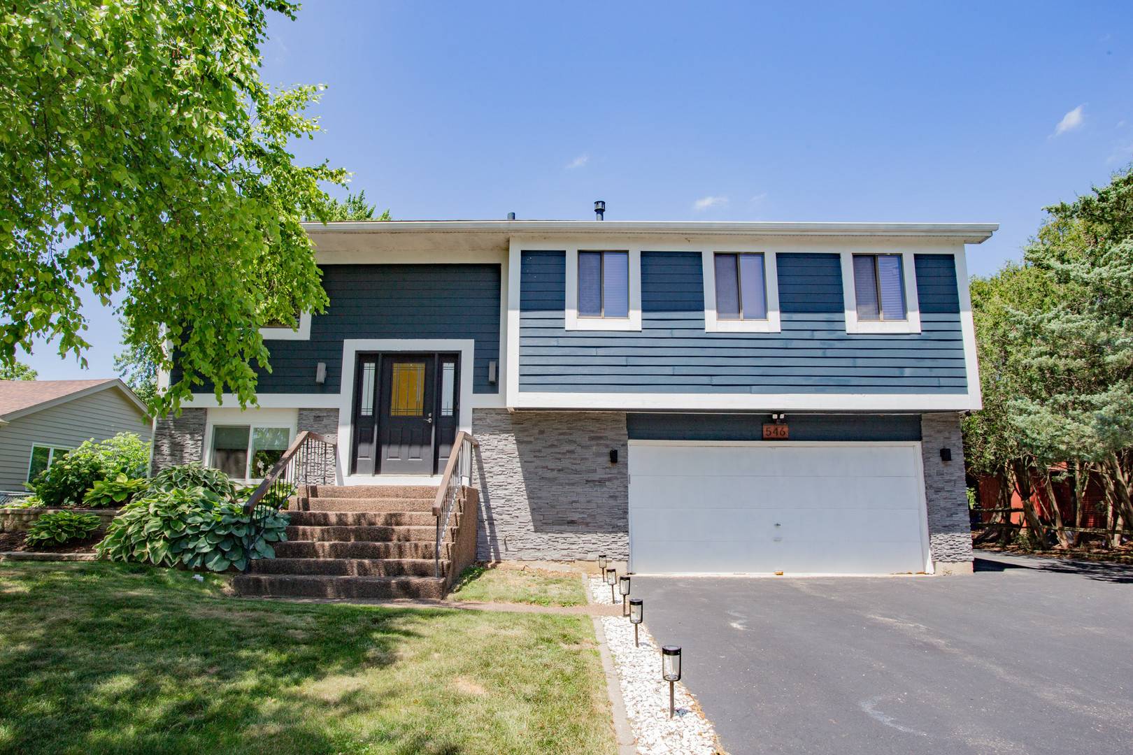 Lindenhurst, IL 60046,546 Whispering Pines RD