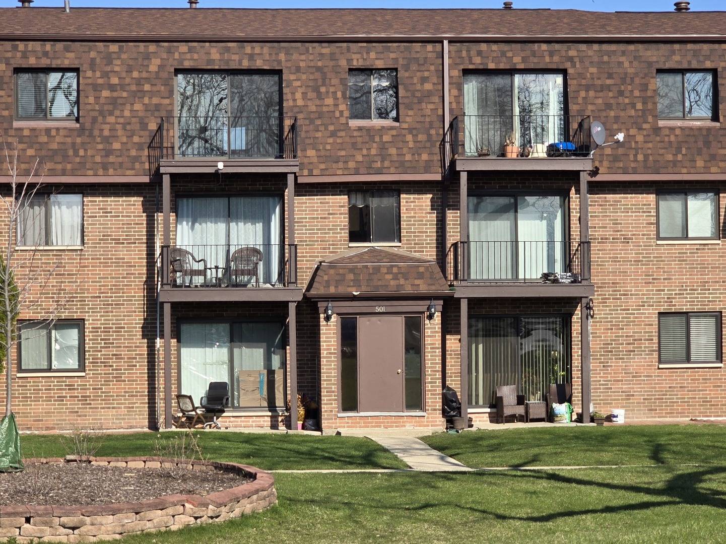 Wheeling, IL 60090,501 Mchenry RD #3B