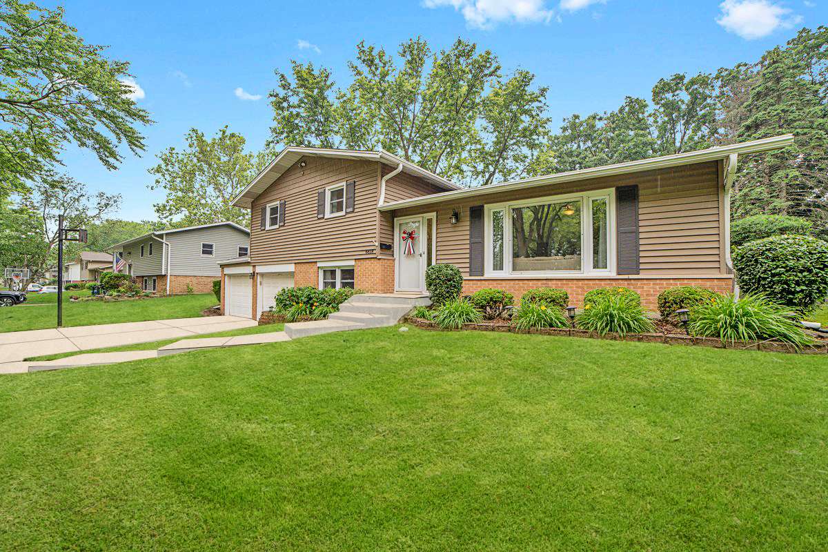 Downers Grove, IL 60516,6818 Valley View DR