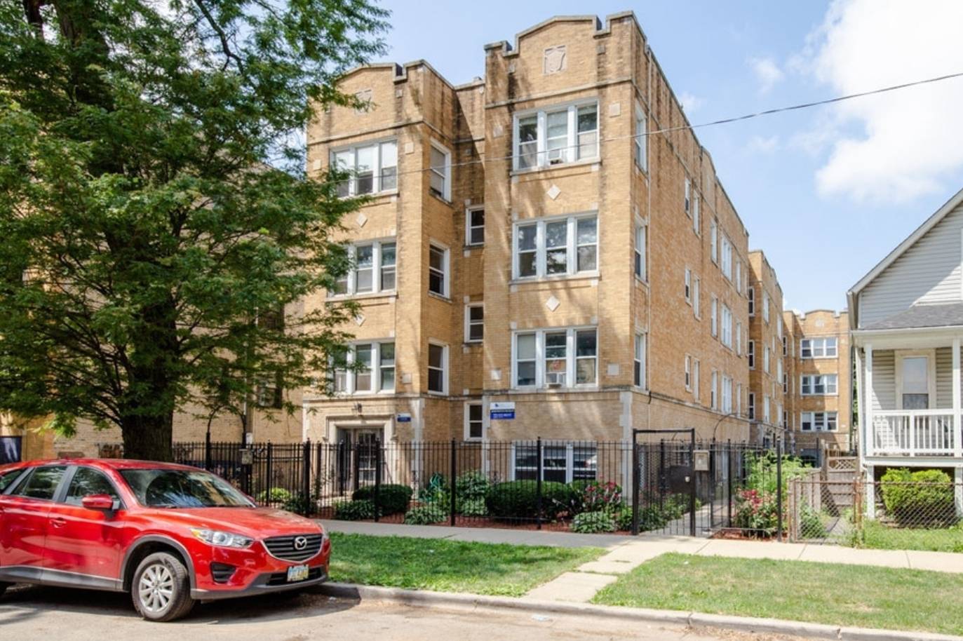 Chicago, IL 60647,1916 N Drake AVE #1E