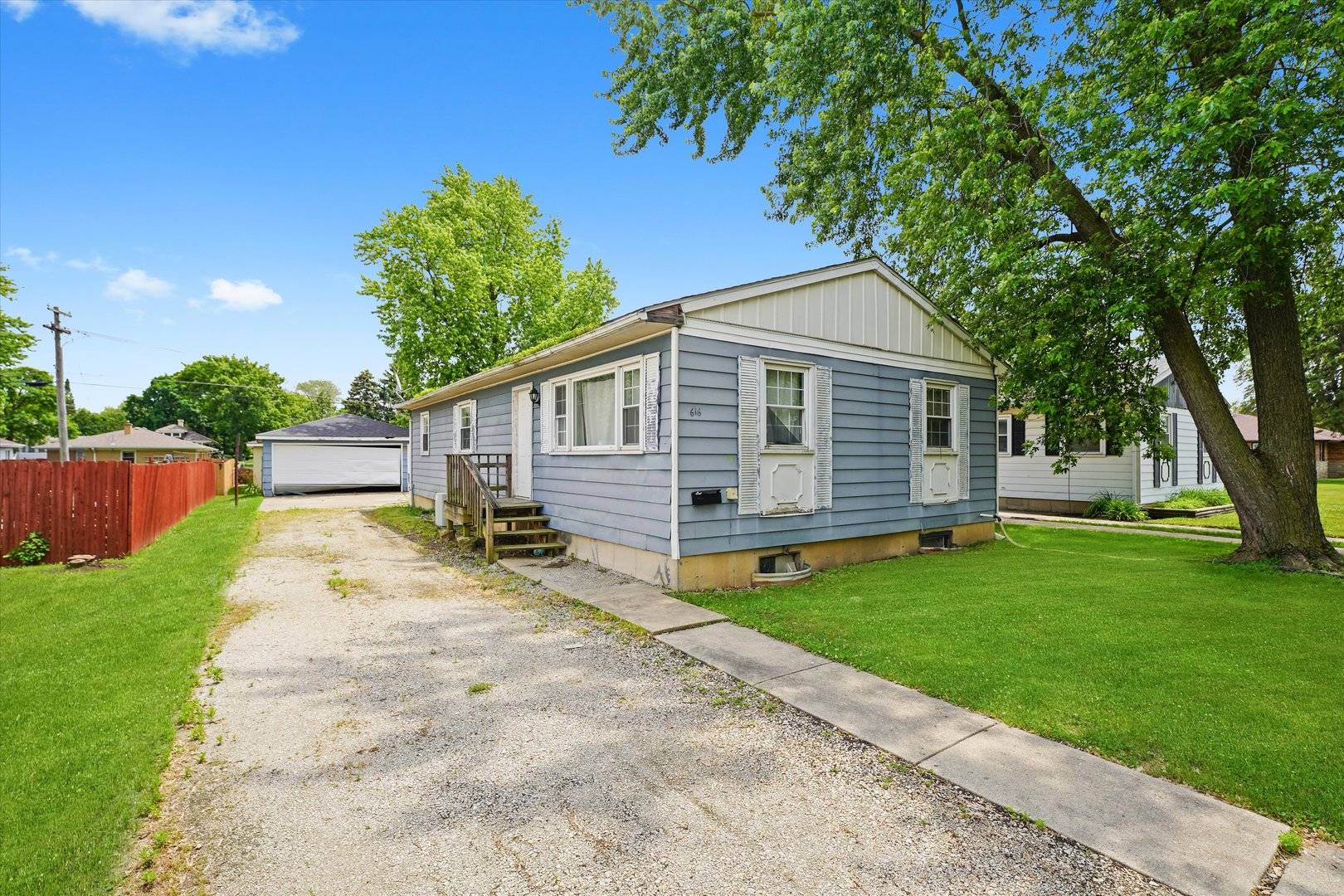 Crest Hill, IL 60435,1616 Wilcox ST