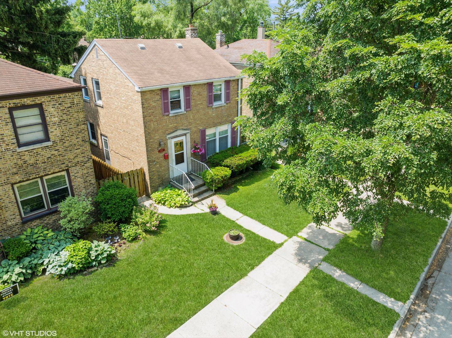 Skokie, IL 60076,3837 Kirk ST