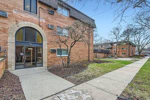 Lansing, IL 60438,18550 Torrence AVE #25