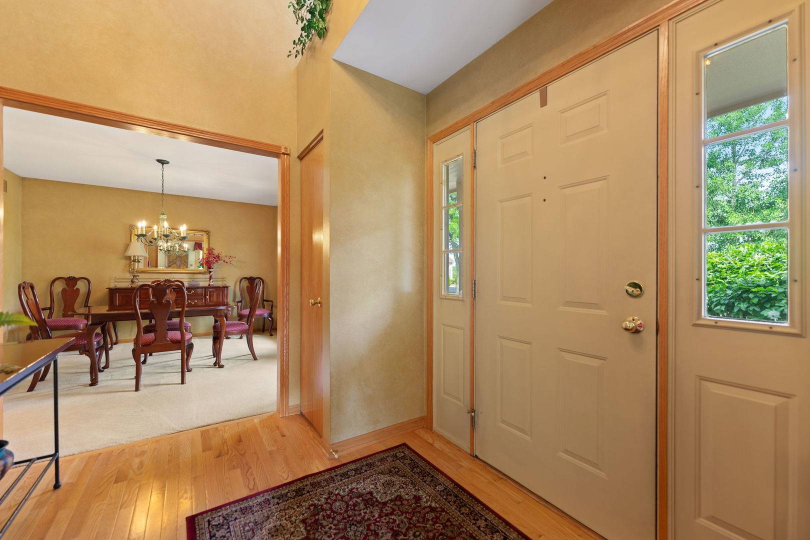 Algonquin, IL 60102,12 White Oak CT