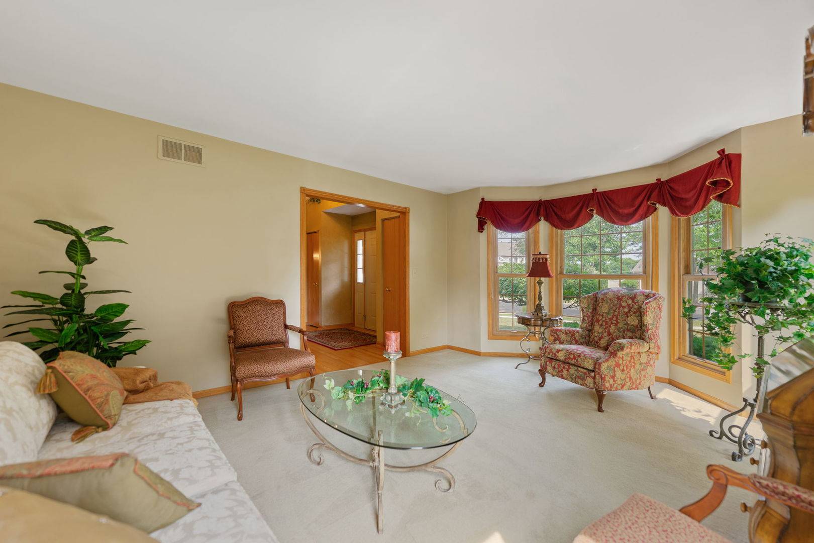Algonquin, IL 60102,12 White Oak CT