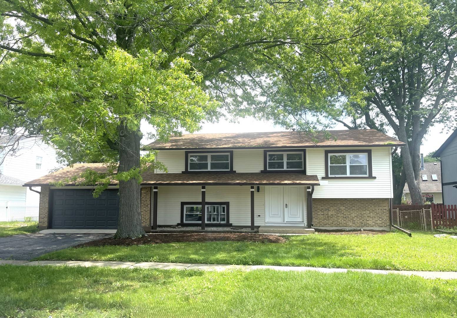 Elk Grove Village, IL 60007,215 Brighton RD