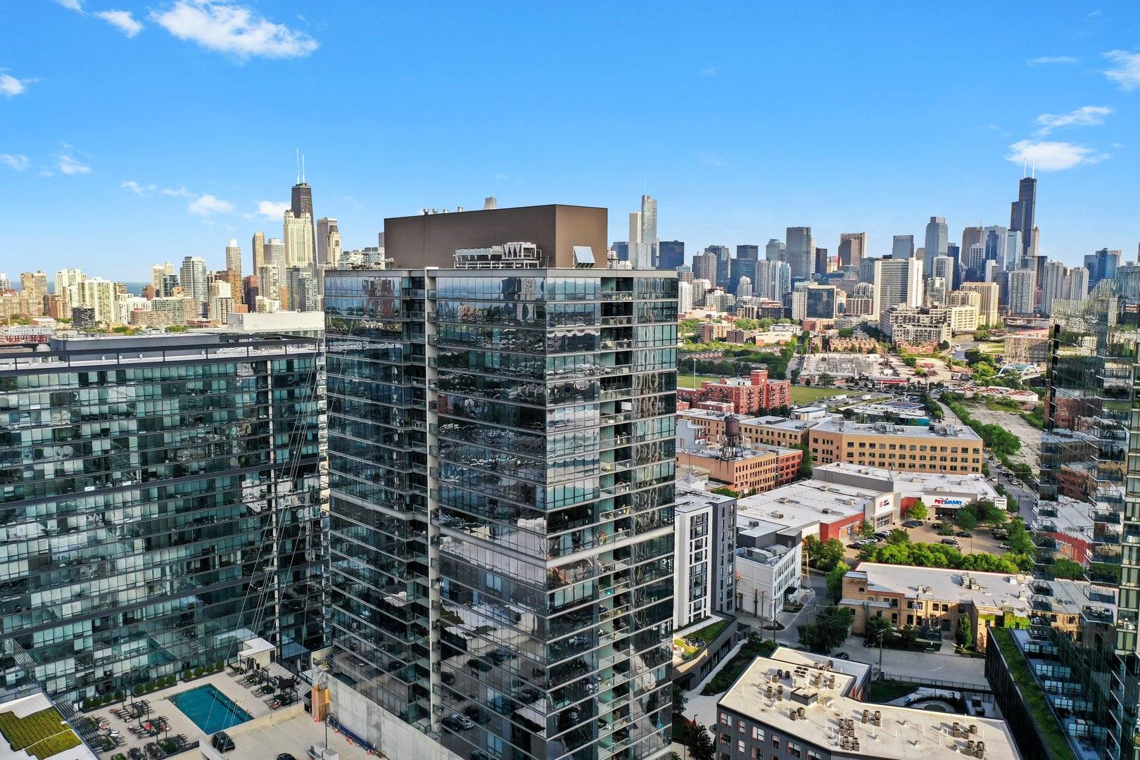 Chicago, IL 60642,860 W Blackhawk ST #2106