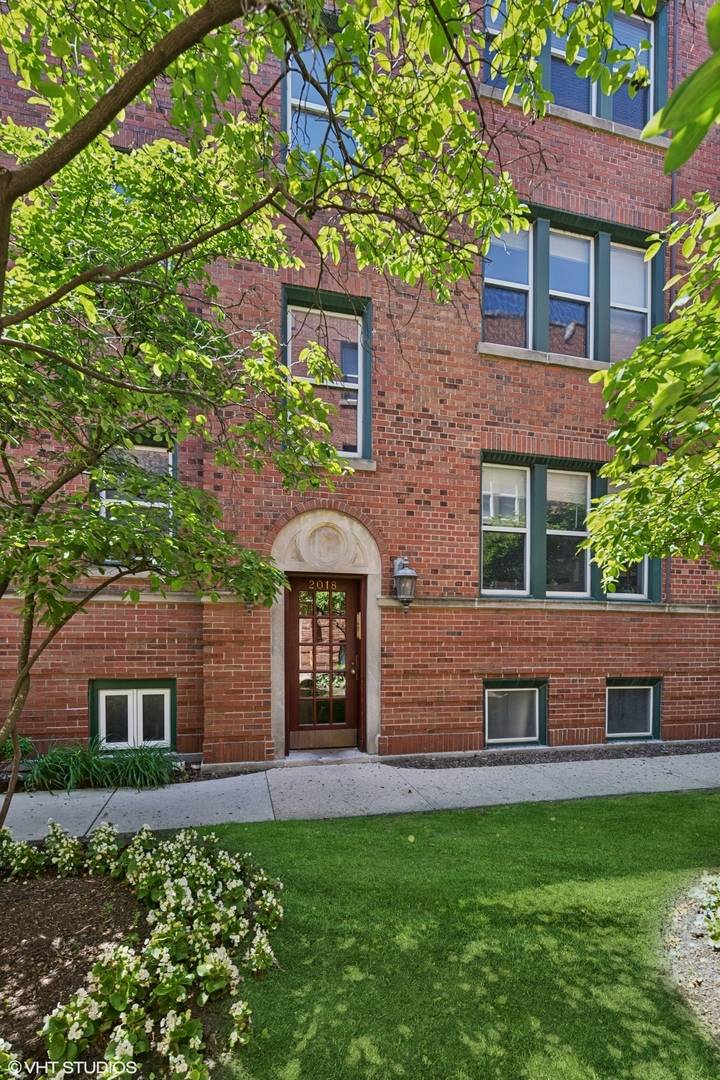 Chicago, IL 60614,2018 N Burling ST #301