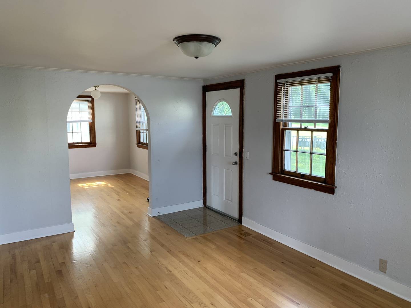 Mundelein, IL 60060,27568 N OWENS RD #B