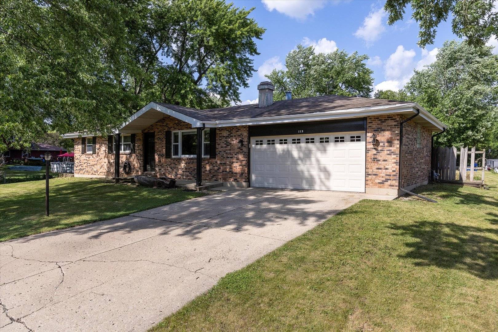 Yorkville, IL 60560,113 Poplar RD