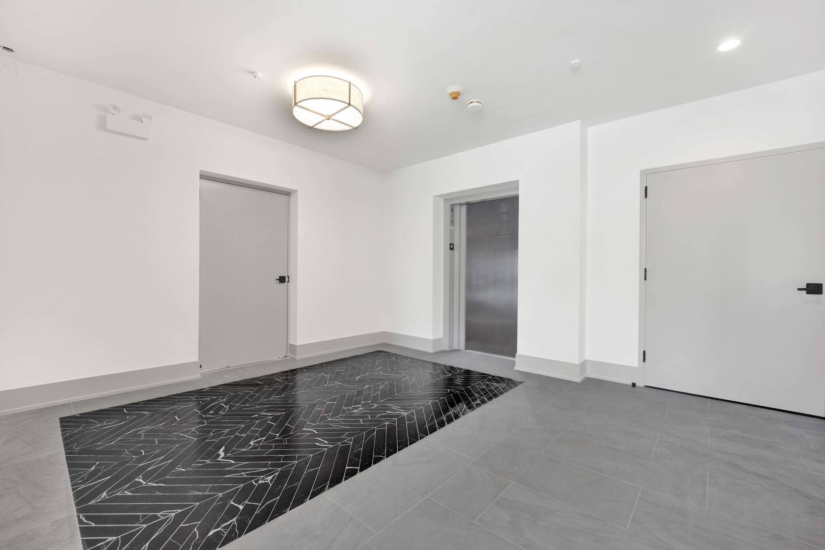Chicago, IL 60660,1548 W Ardmore AVE #4D
