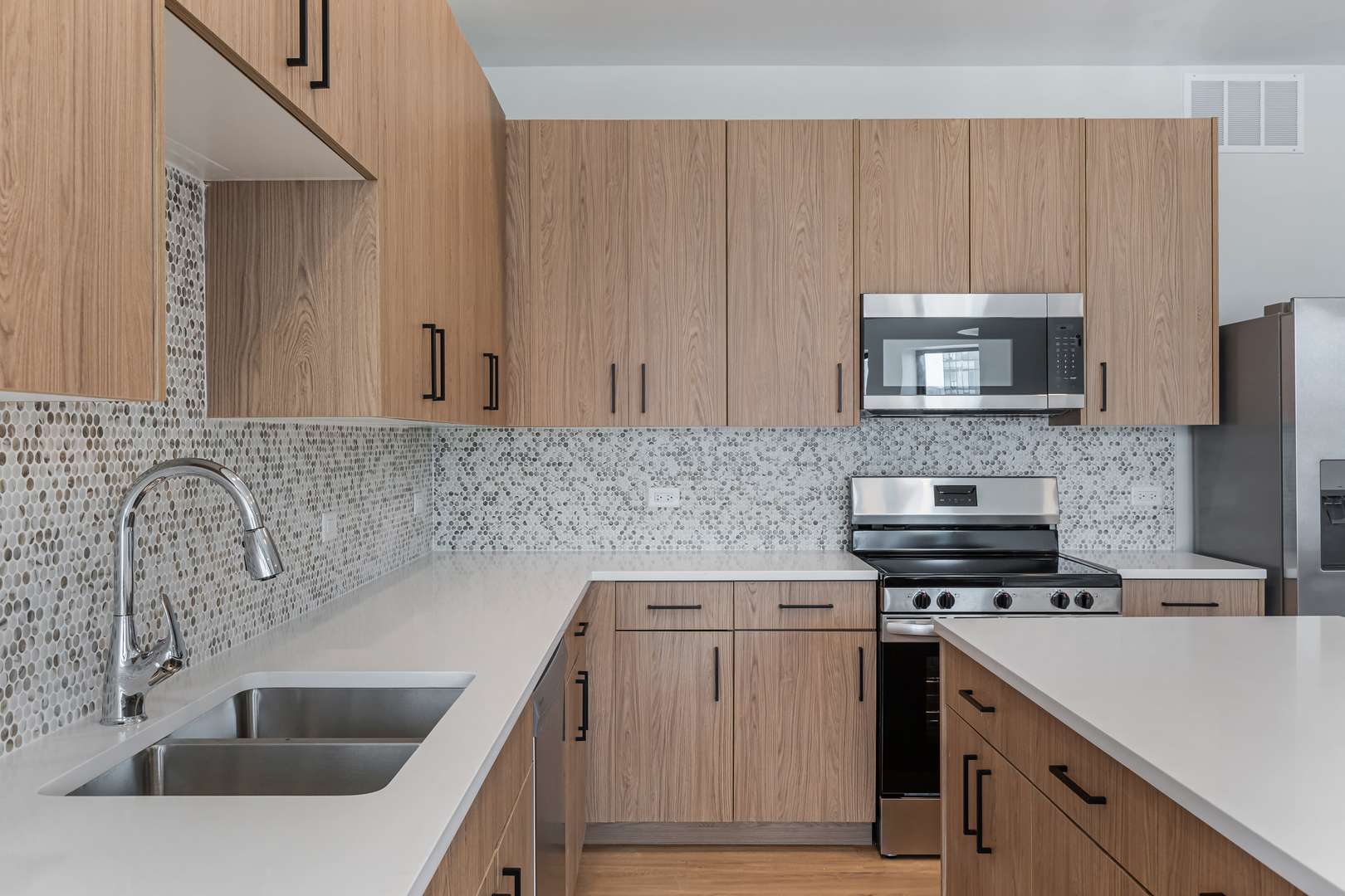 Chicago, IL 60642,805 N Milwaukee AVE #2N
