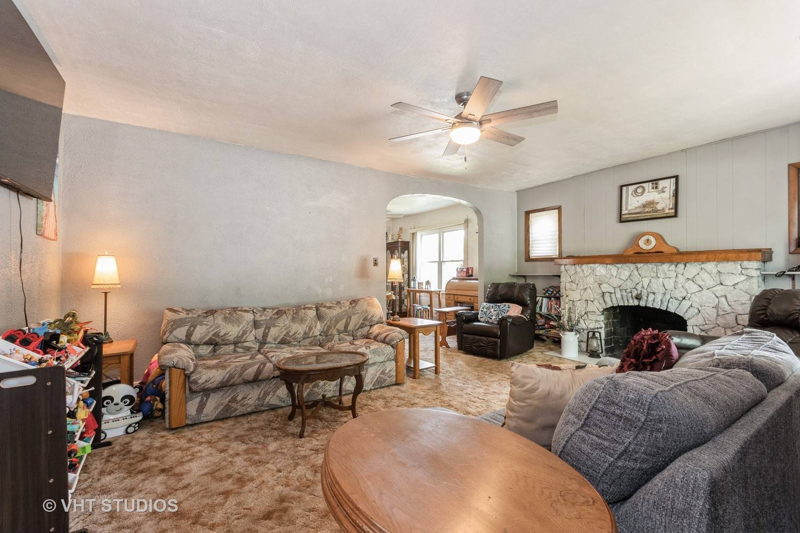 Joliet, IL 60435,1429 N May ST