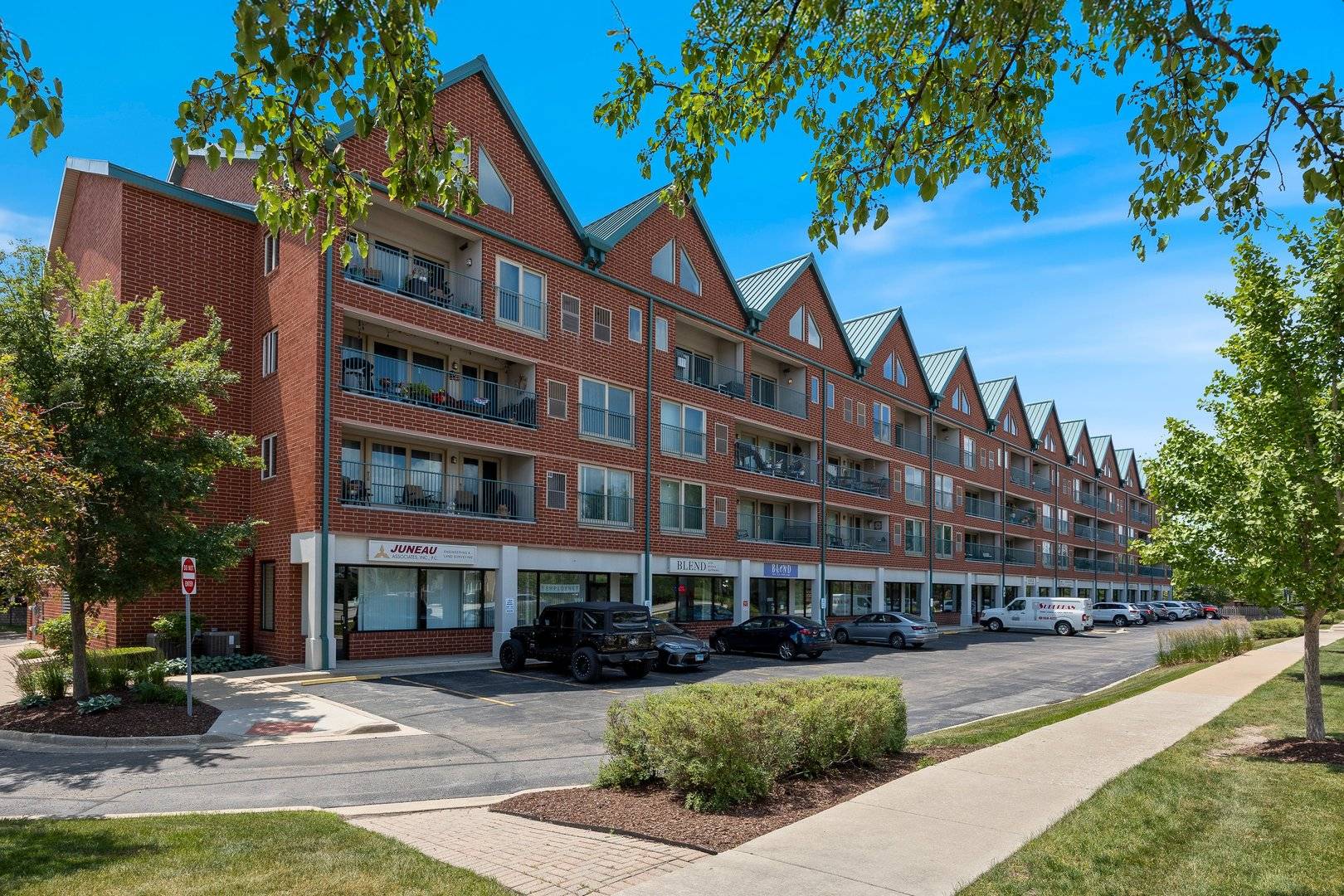 Lisle, IL 60532,1111 Burlington AVE #108G