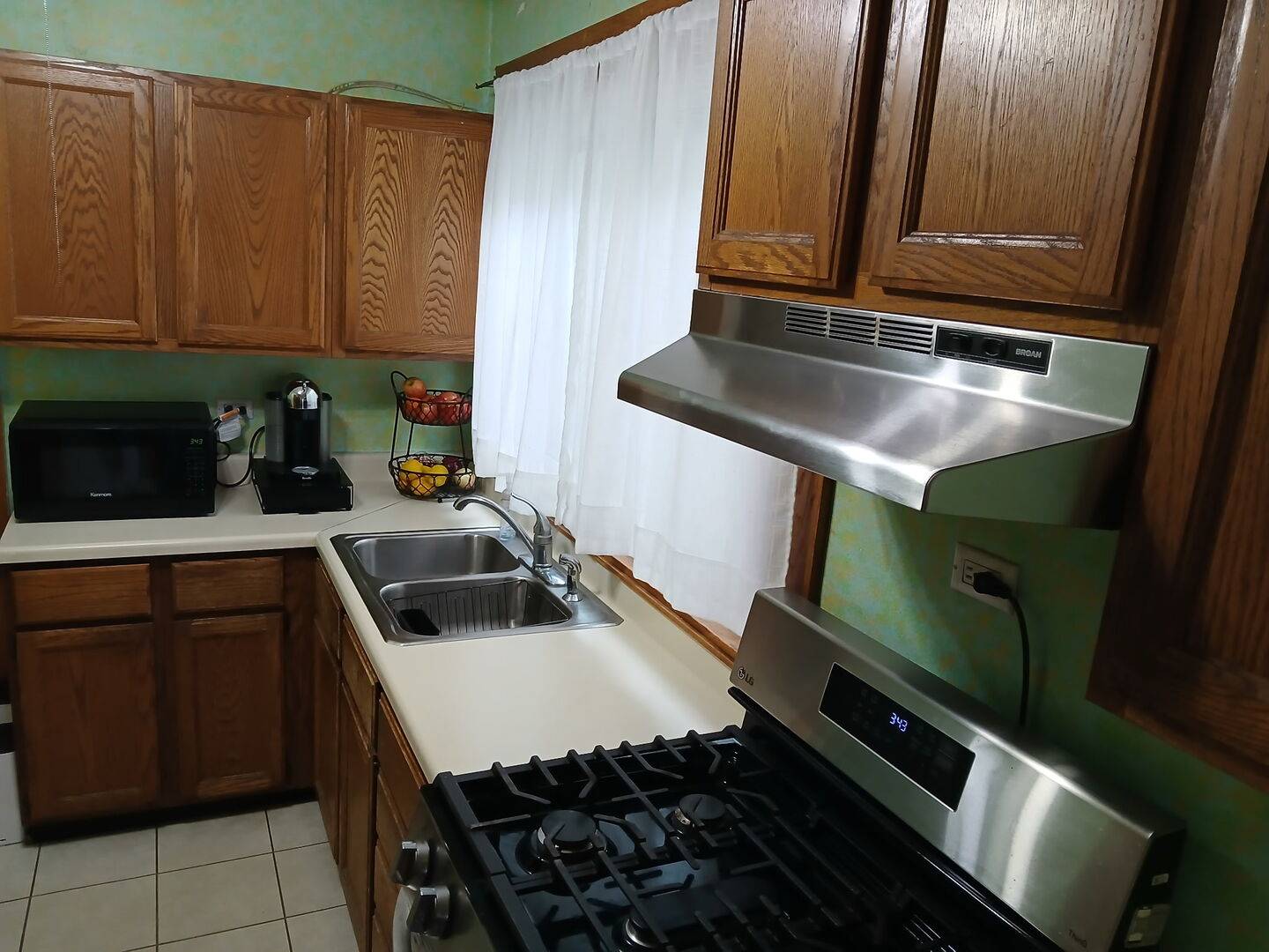 Chicago, IL 60632,4936 S karlov AVE