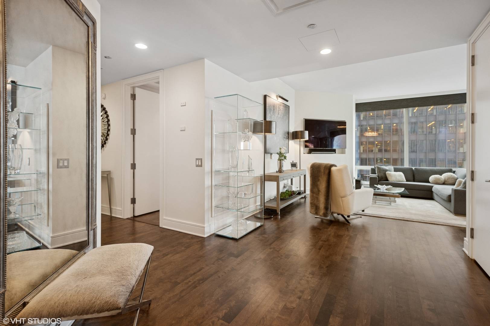 Chicago, IL 60611,401 N WABASH AVE #44F