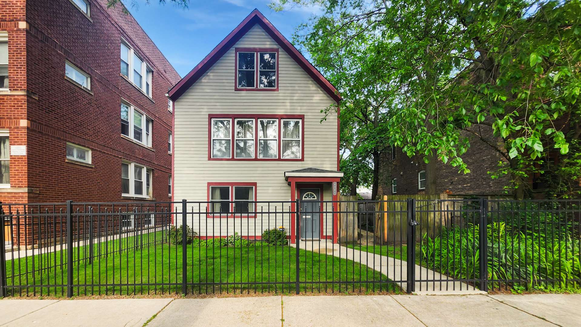 Chicago, IL 60618,4241 N Richmond ST
