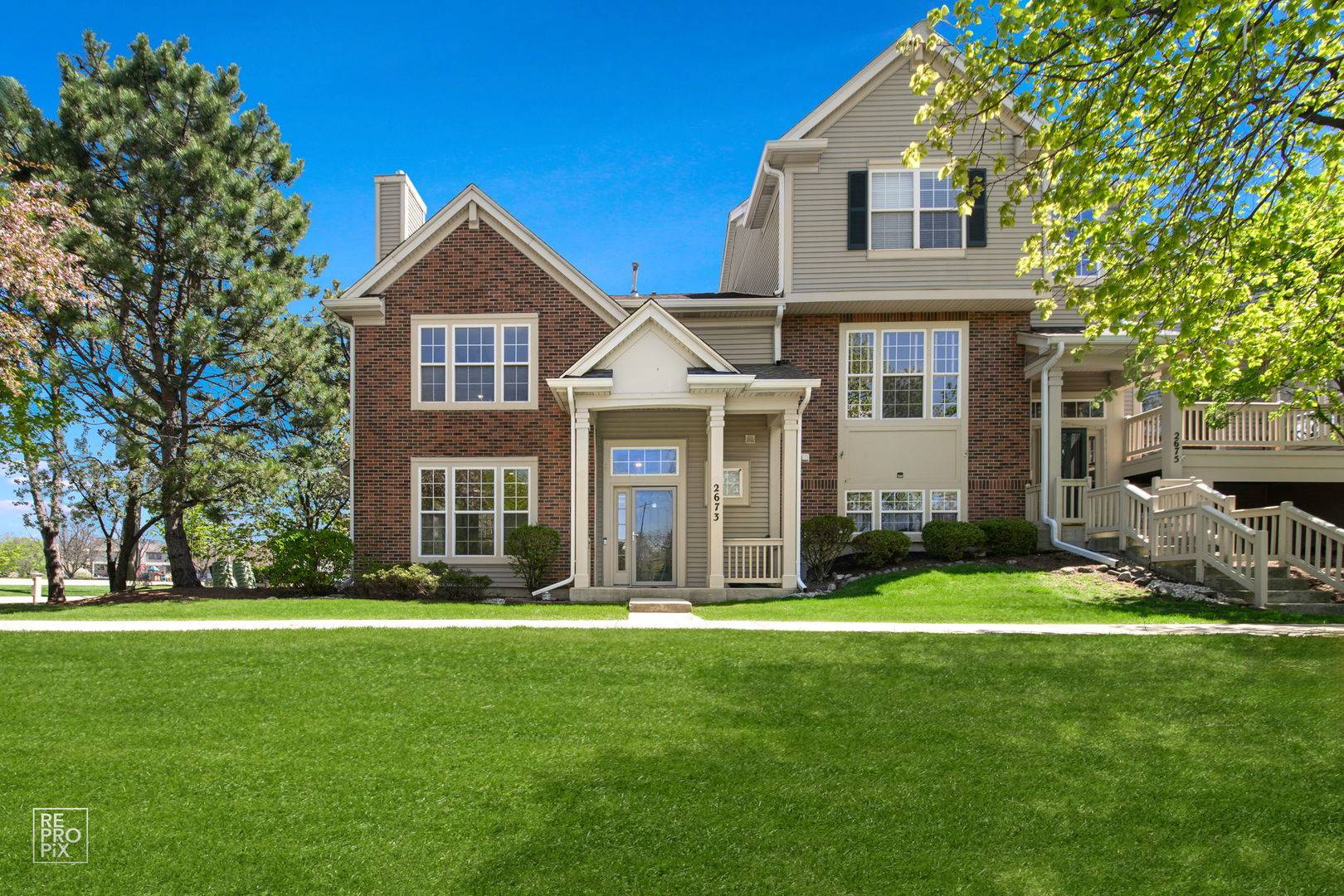 Arlington Heights, IL 60004,2673 N Greenwood AVE