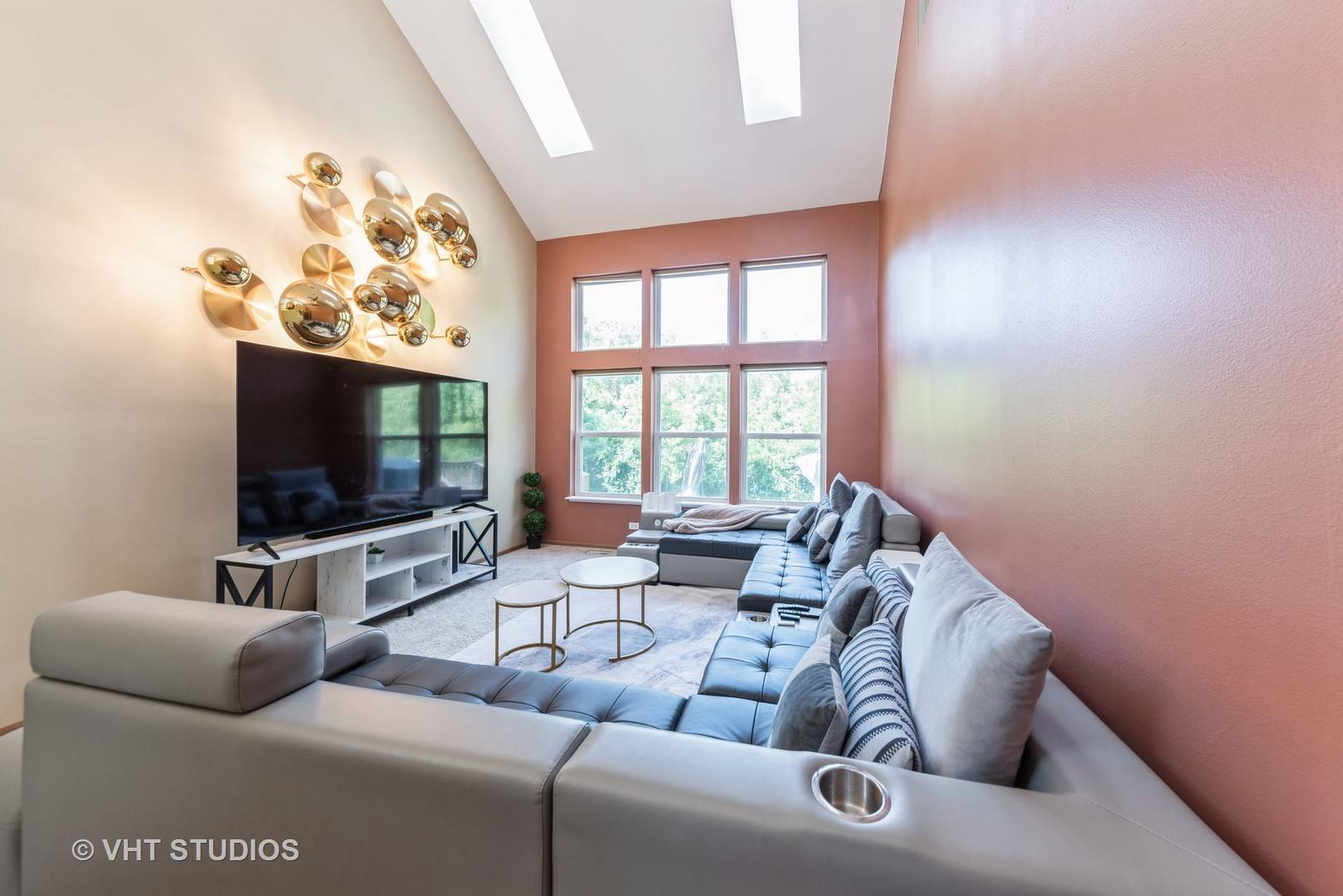 Grayslake, IL 60030,1456 Churchill LN