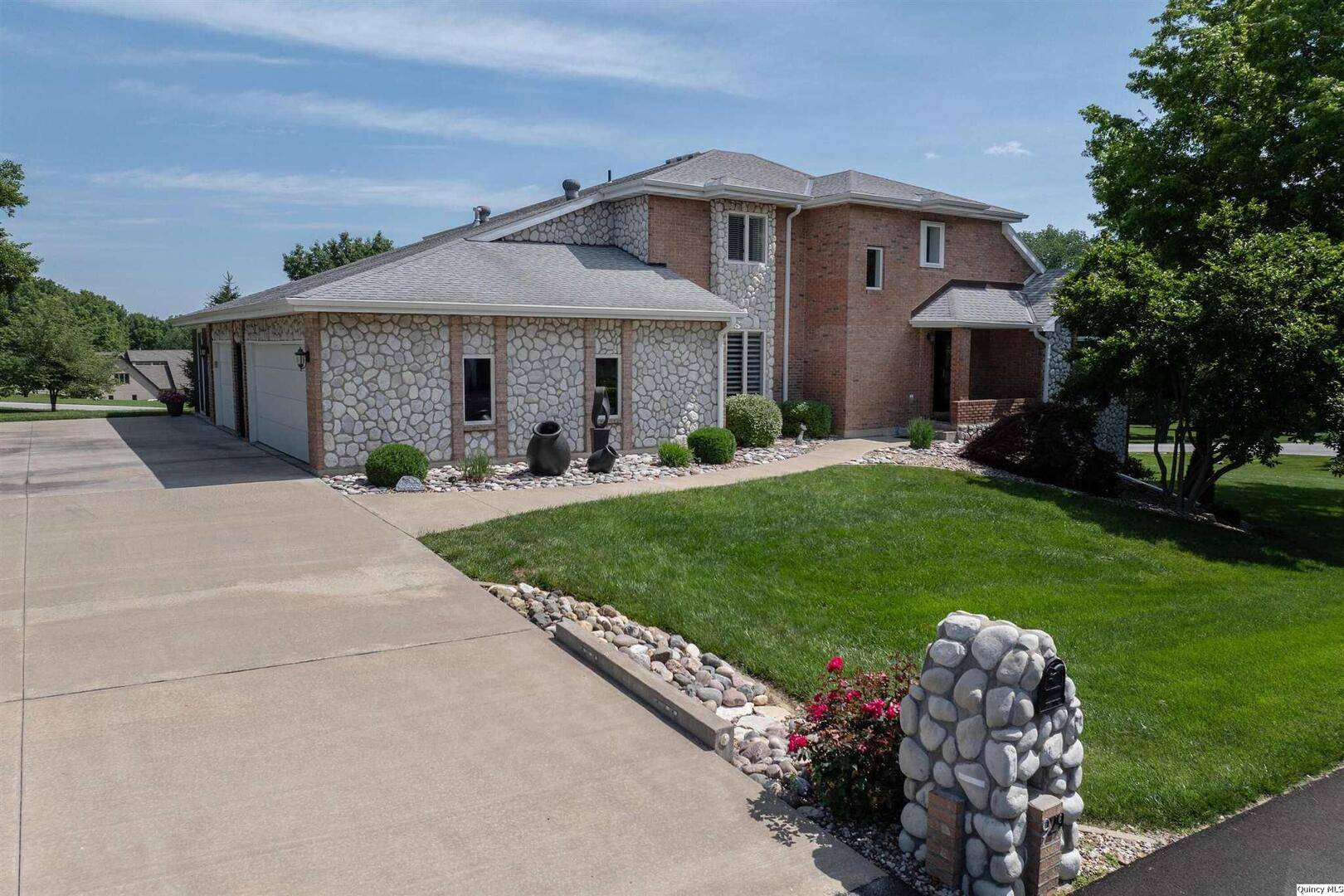 Quincy, IL 62305,929 Long DR