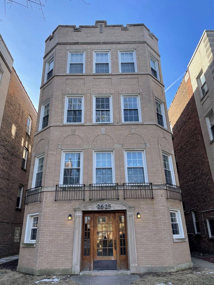 Chicago, IL 60645,2625 W Greenleaf AVE