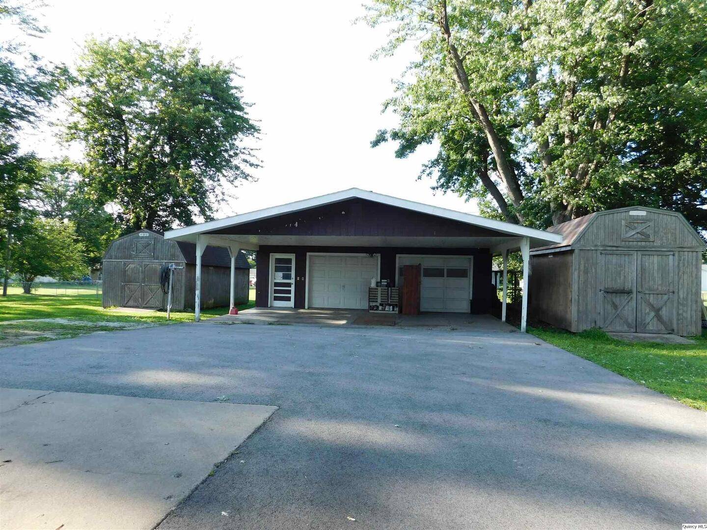 Quincy, IL 62305,3411 Payson RD