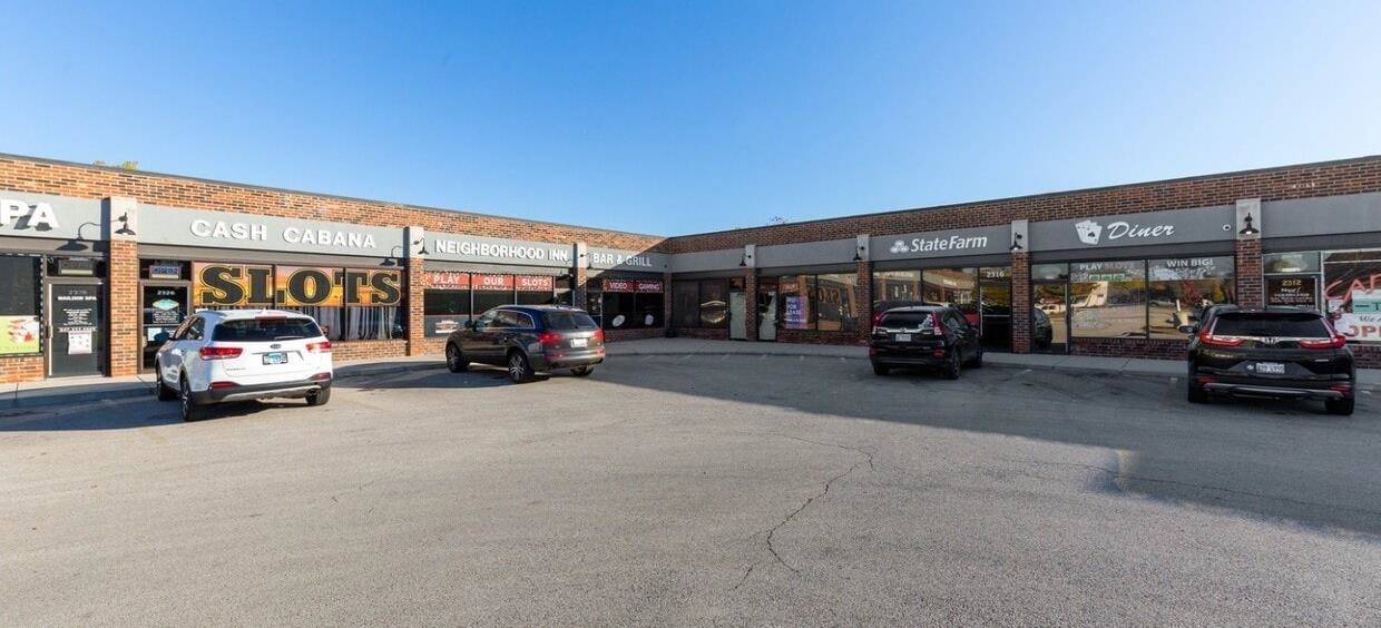 Hoffman Estates, IL 60169,2306 Hassell RD