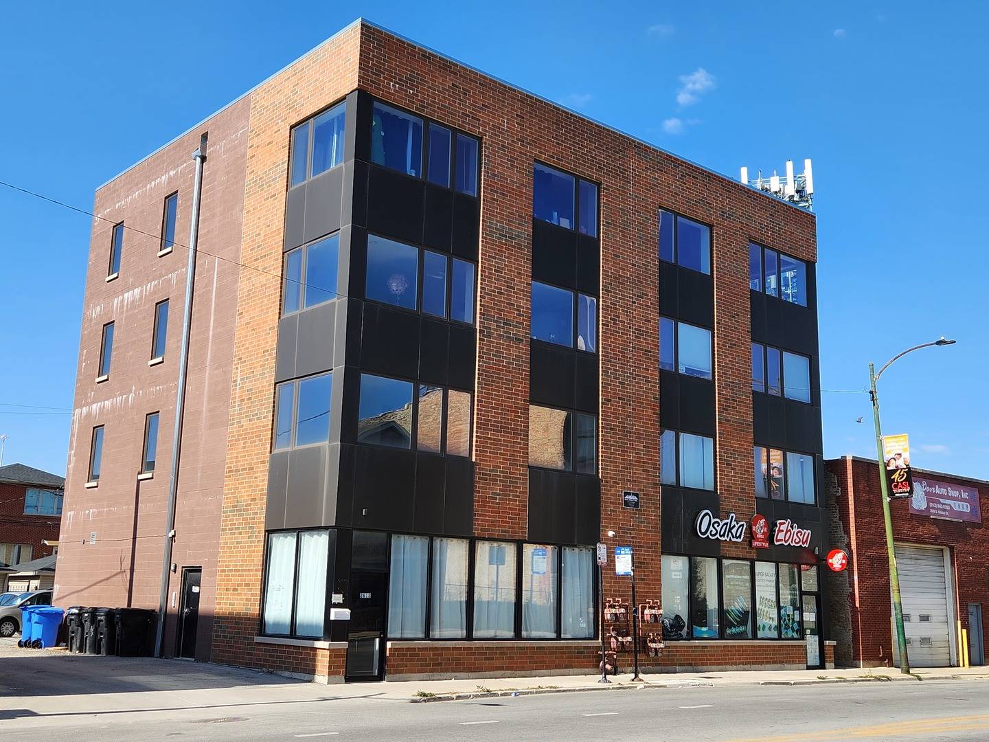 Chicago, IL 60608,2612 S HALSTED ST #4