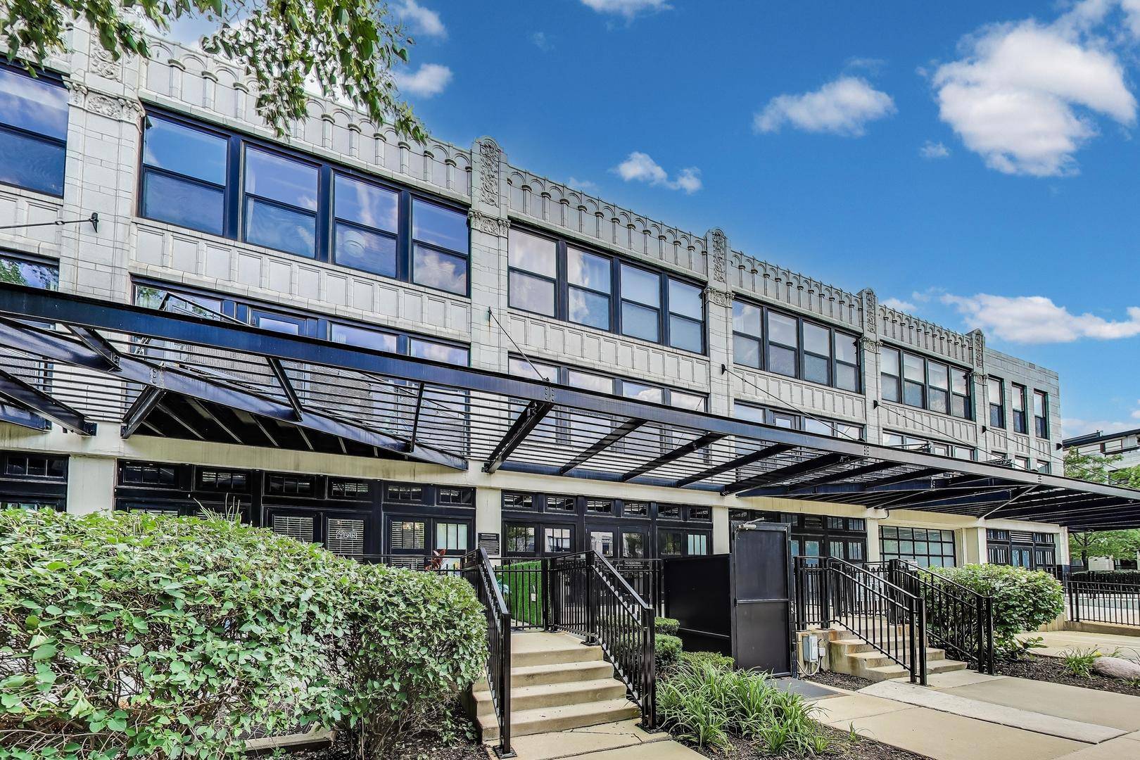 Chicago, IL 60608,1071 W 15th ST #209