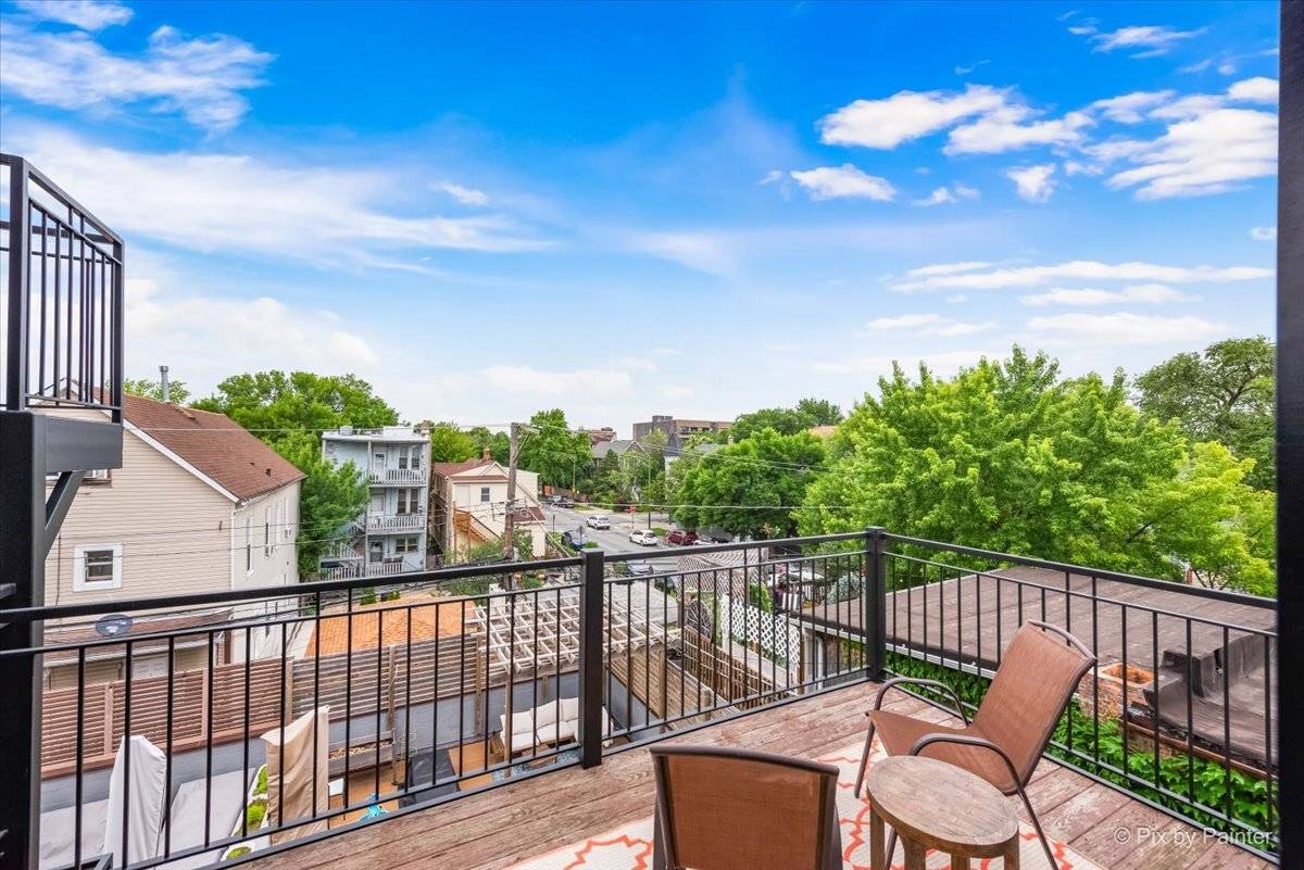 Chicago, IL 60647,3004 W Lyndale ST #3E