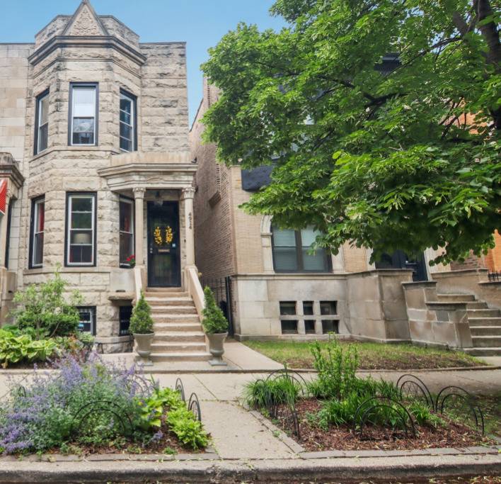 Chicago, IL 60615,4914 S Washington Park CT